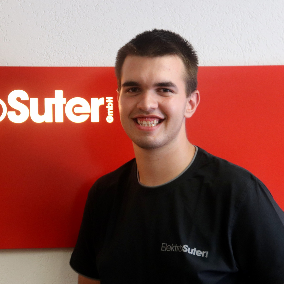 Nico Ernst, Elektroinstallateur EFZ
